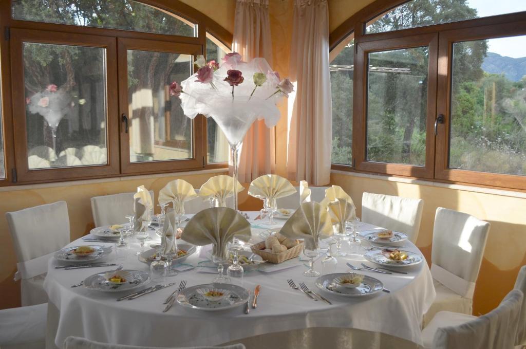 Hotel Giardino Corte Rubja Иглесиас Екстериор снимка