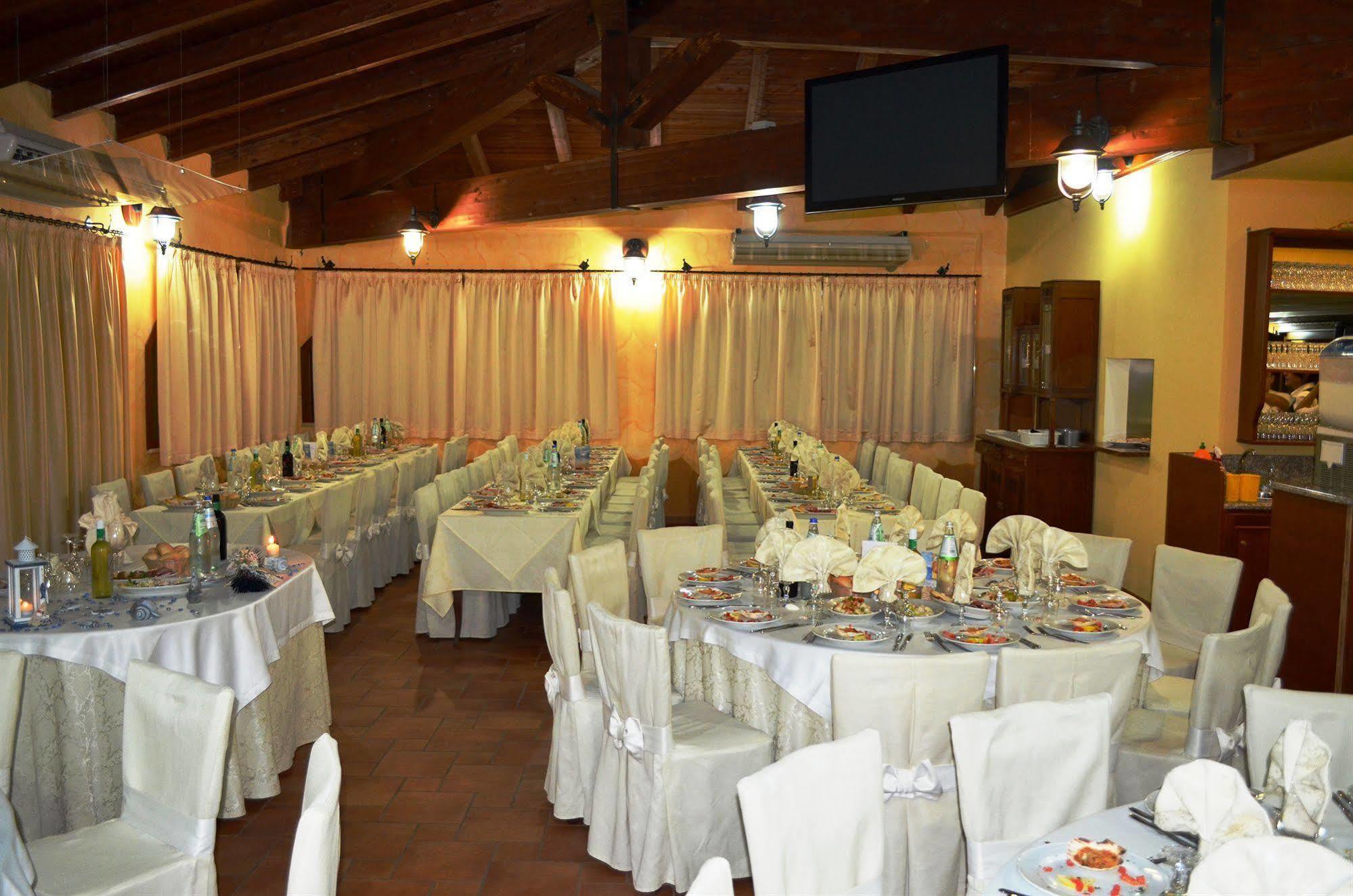 Hotel Giardino Corte Rubja Иглесиас Екстериор снимка