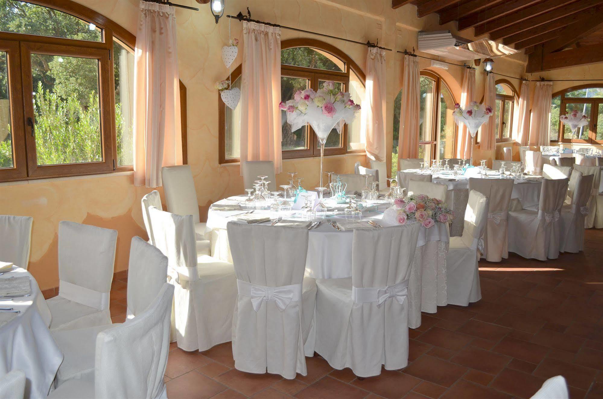 Hotel Giardino Corte Rubja Иглесиас Екстериор снимка