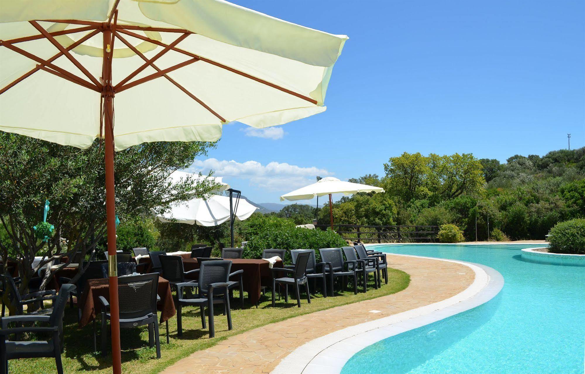 Hotel Giardino Corte Rubja Иглесиас Екстериор снимка