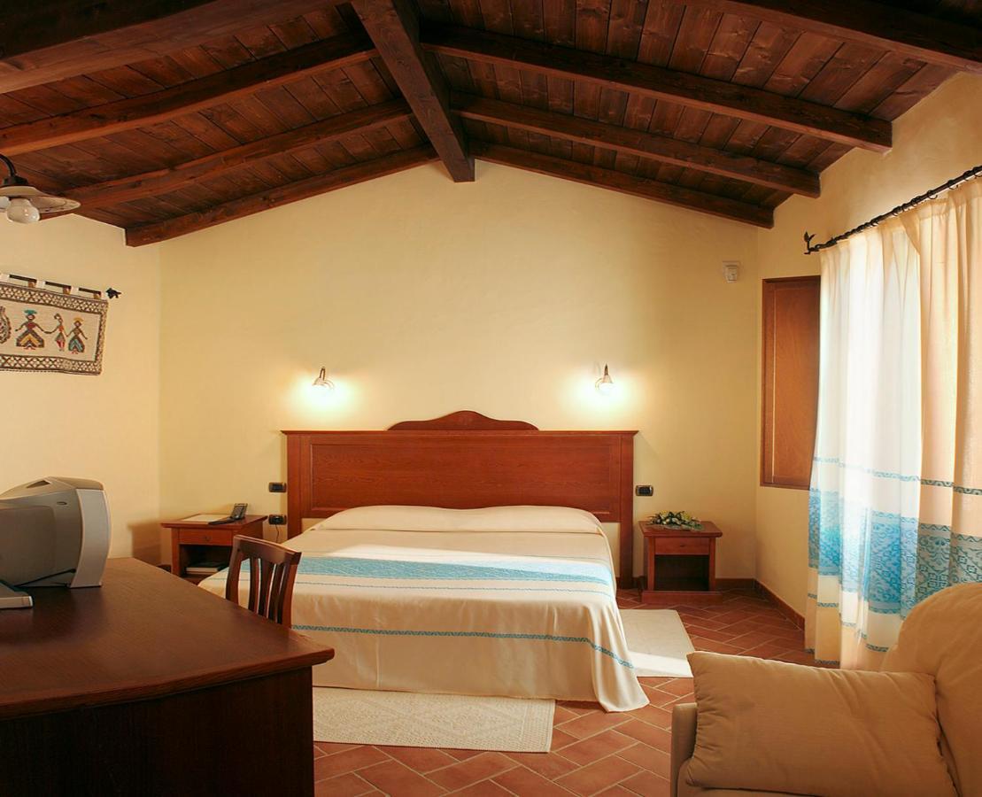 Hotel Giardino Corte Rubja Иглесиас Стая снимка